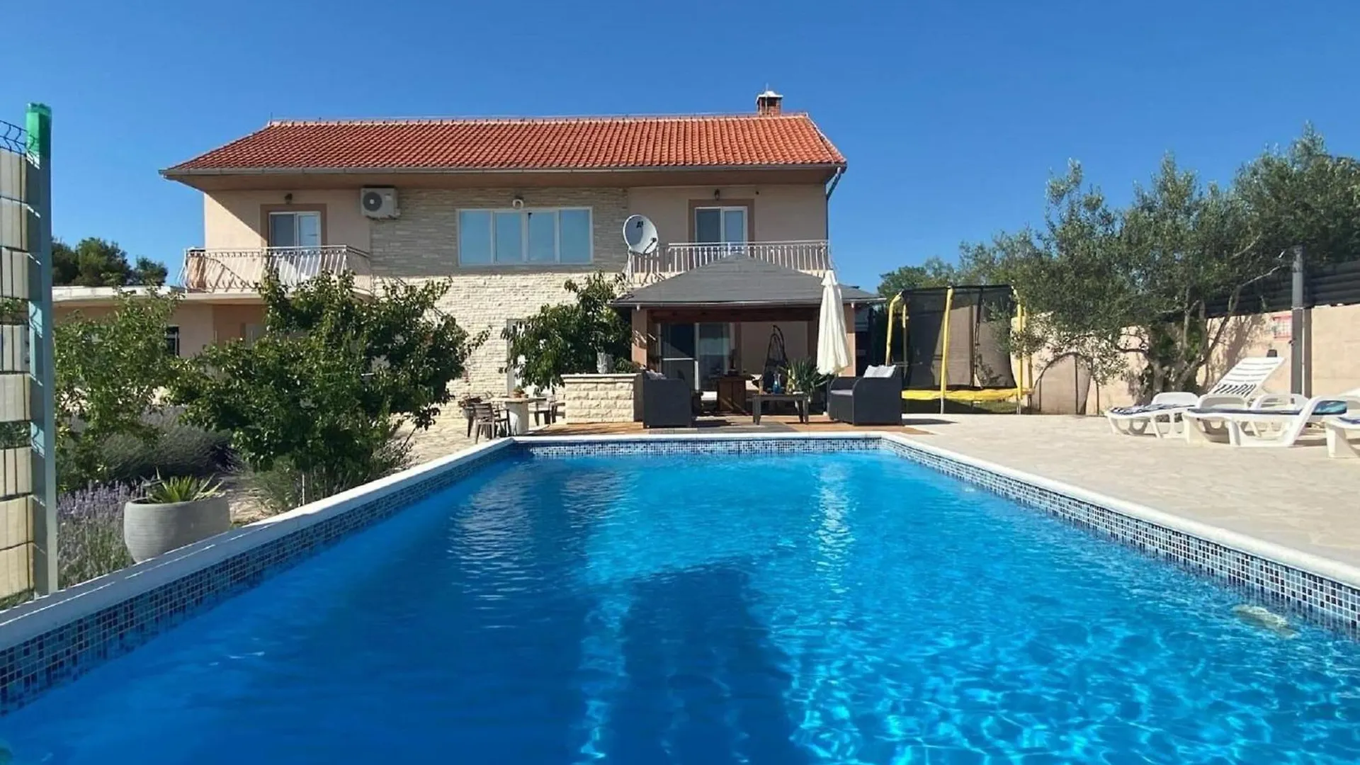 Beautiful Holiday Home In Lisicic Lisicici